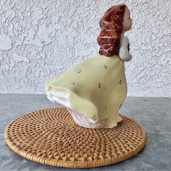 HOLLAND MOLD Mid-century VTG MAIDEN Porcelain Auburn Hair w/ Bouquet Cottagecore - Picture 5 of 14